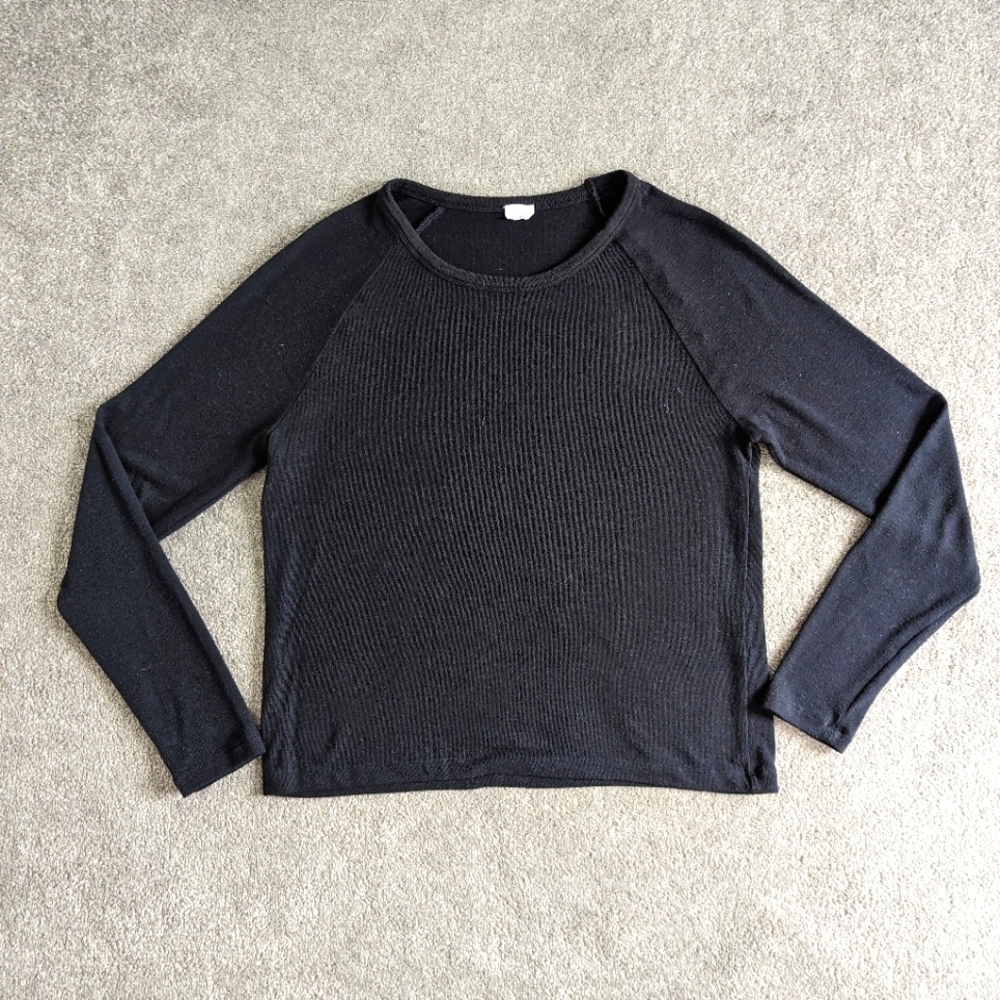 Black Long-Sleeve Ribbed Knit Top - Women